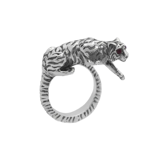 Anillo diseño de tigre con terminado vintage en plata y piedra natural