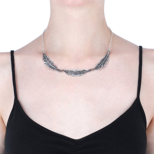 Collar tres hojas en plata de ley