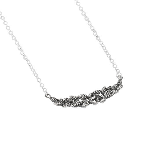 Collar con dije de hojas con terminado vintage en plata de ley