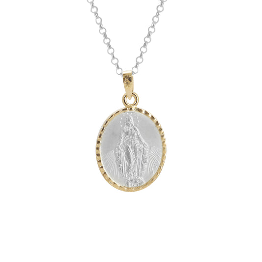 Medalla Virgen Milagrosa ovalada en plata con bisel de oro 14K