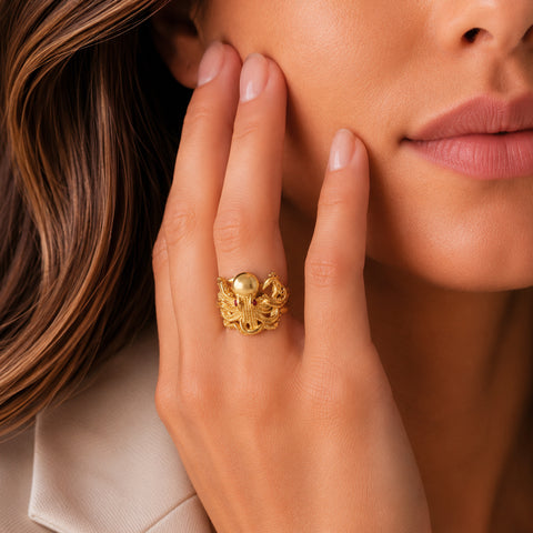 Anillo diseño de pulpo baño de oro con piedra natural
