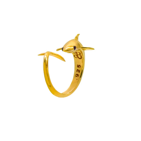 Anillo diseño de Tiburón en baño de oro con piedra natural
