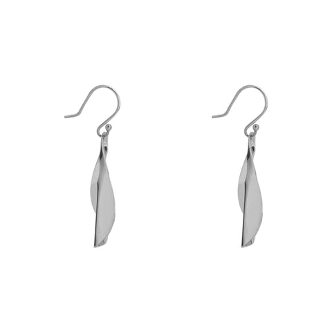 Aretes gota doblada martillada en plata