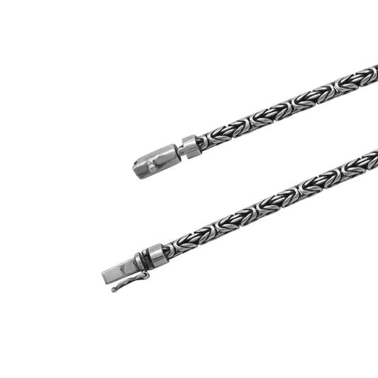 Cadena con nudo peruano en plata de ley acabado oxidado