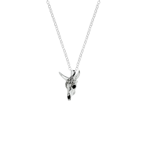 Collar cráneo de vaca en plata fina de ley