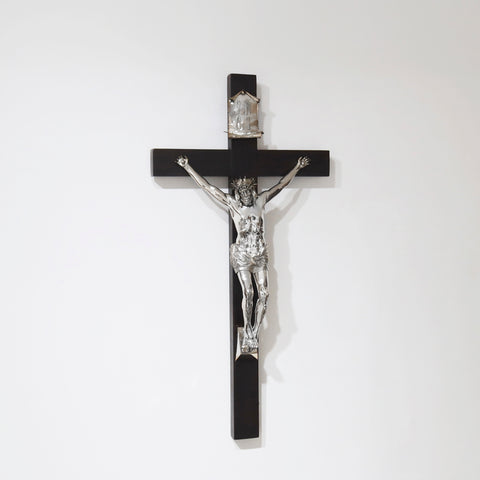 Crucifijo en plata de ley