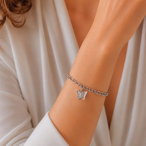 Charm mariposa en plata de ley