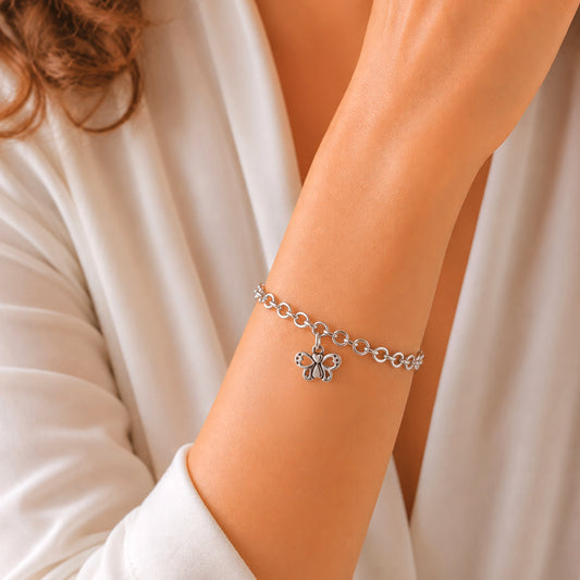 Charm mariposa con corazones en plata de ley
