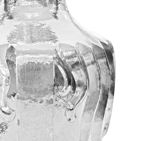 Tibor en plata de ley .999 martillado con detalles de flamas descendentes