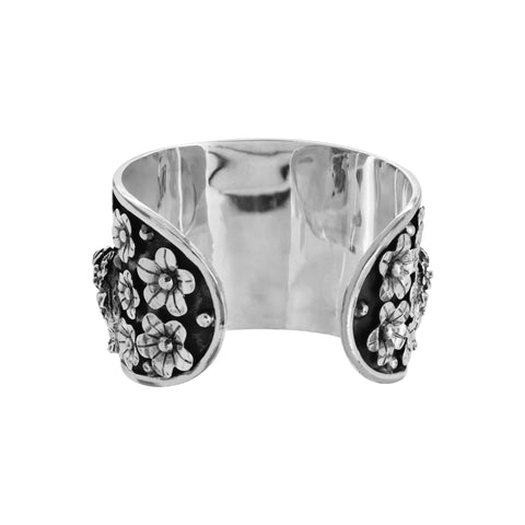 Brazalete con calaveras y flores acabado oxidado plata .925