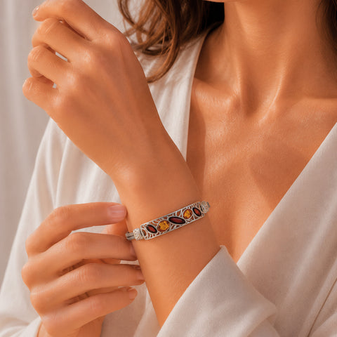 Pulsera doble hilo en plata de ley con dije rectángular en piedra ámbar