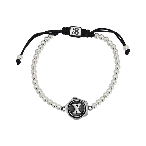 Pulsera inicial acabado oxidado en plata de ley