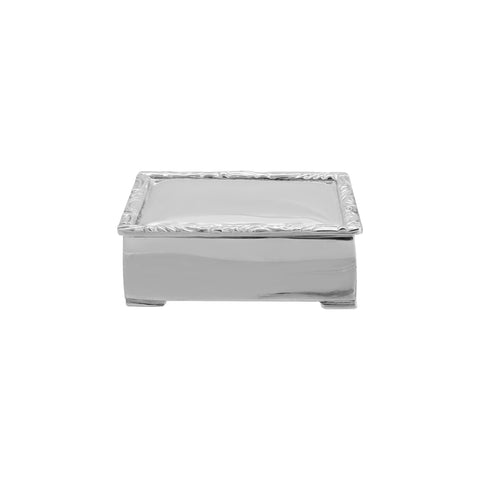 Caja lisa con detalles en la orilla en baño de plata